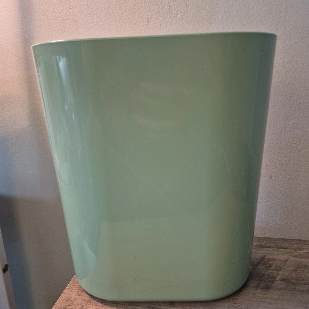 Rubbermaid 7612 Wastebasket Vintage Sage Green Oval Trash Can Retro MCM Style